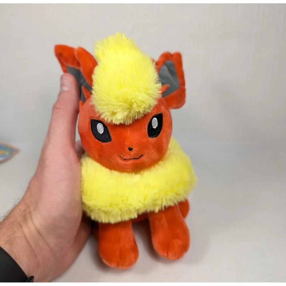 READ Pokemon Center Flareon & Tomy Vaporeon Plush Lot NWT